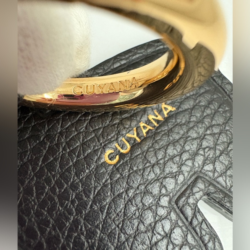 Cuyana Alpaca Black Leather Keychain NWT - Picture 5 of 9